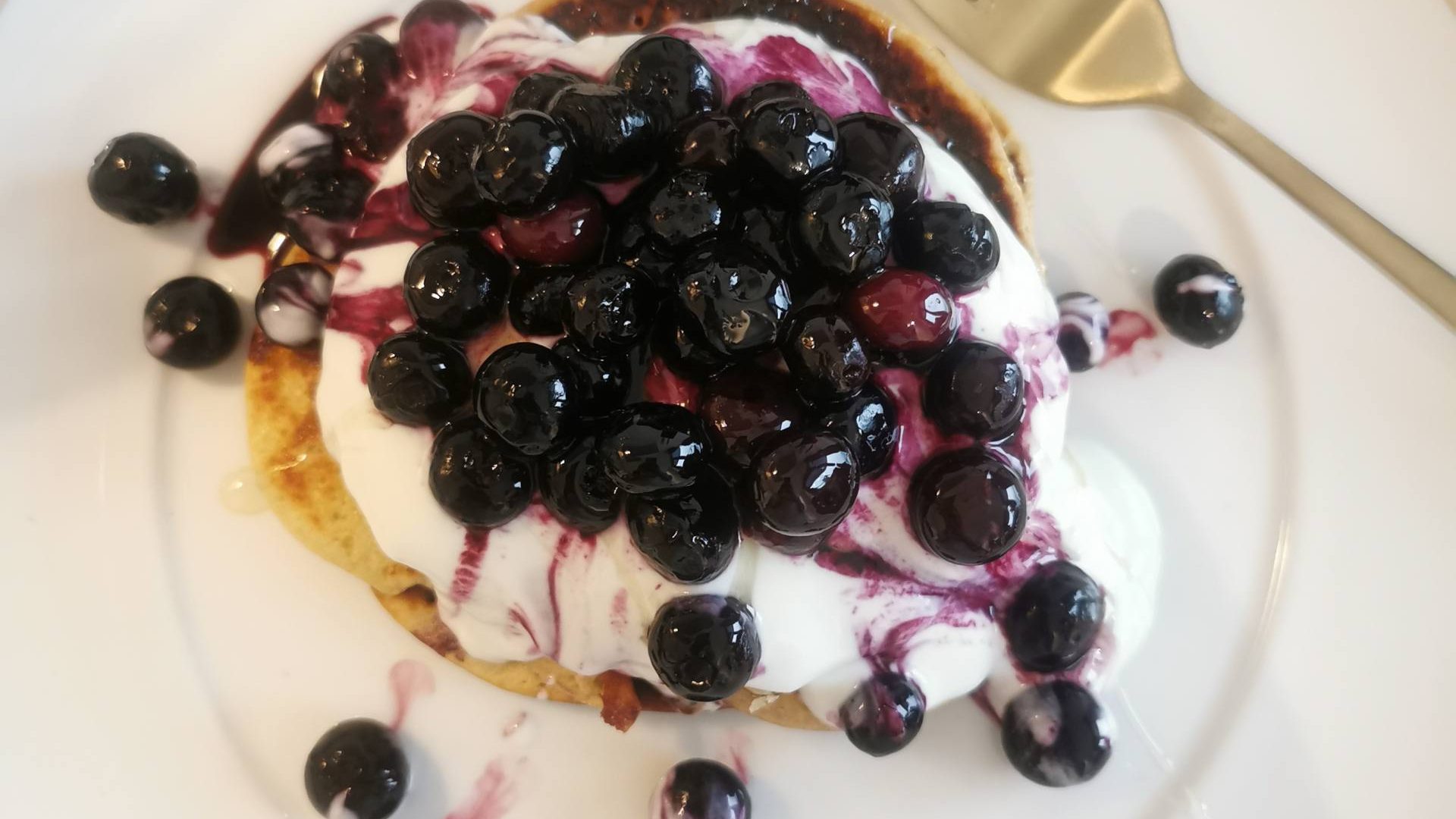 Banana Pancakes with Blueberries